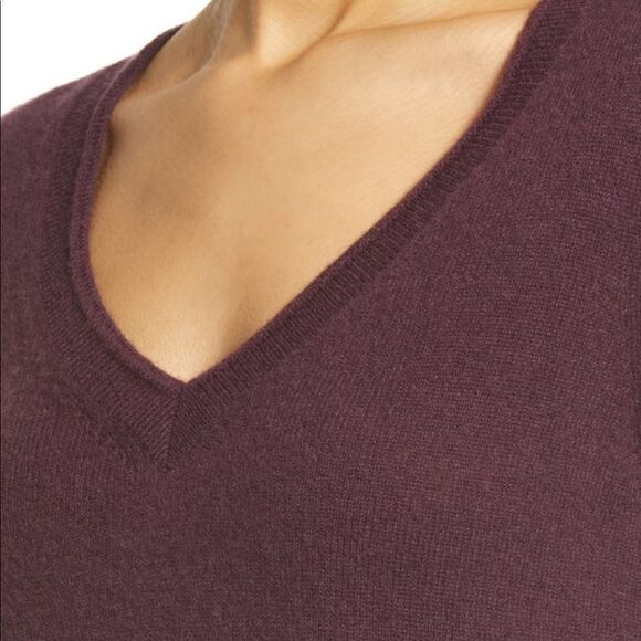 Halogen pure 100% cashmere V neck sweater size XS, burgundy NWT - Picture 3 of 11